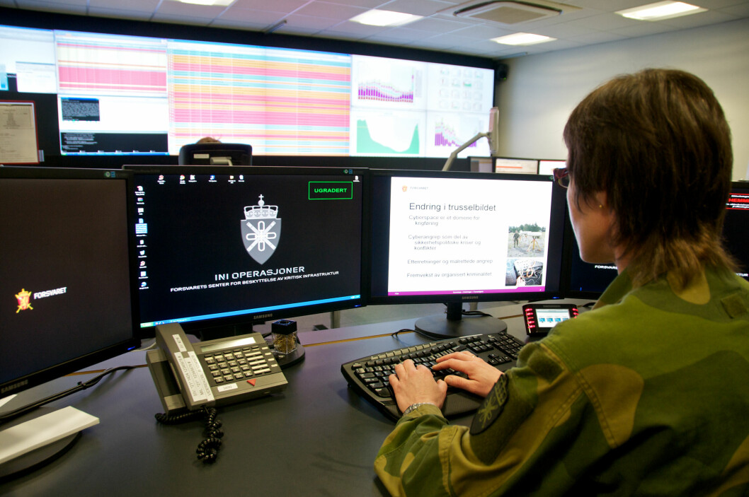 VIL OVERVÅKE ALT: Et forsvarsutvalg vil overvåke all digital kommunikasjon over landegrensene som ledd i det norske cyberforsvaret og støtte til etteretningstjenesten. FOTO: Sindre Sørhus