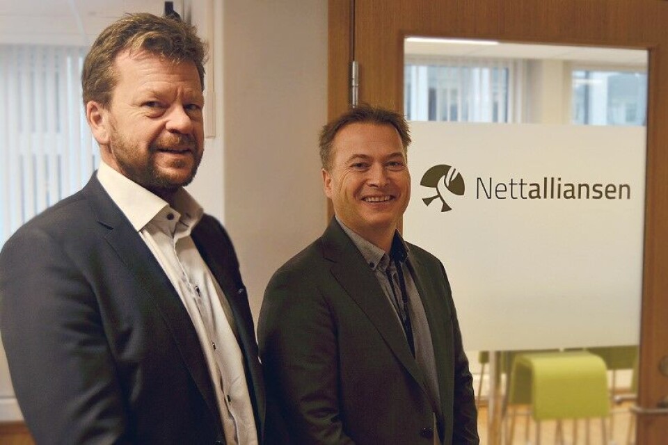 STORKONTRAKT: Torgeir Brovold i Nettalliansen og Renè Eriksen i Rejlers Embriq har tatt skritt for å digitalisere norske energiselskaper. (Foto: Reilers Embriq)