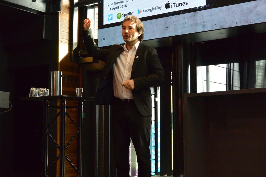 BILLIGERE: Professor Mischa Dohler overrasket alle med påstanden om at utbyggingen av 5G kunne bli billigere enn 4G. (Foto: Gisle Orlund) BILLIGERE: Professor Mischa Dohler overrasket alle med påstanden om at utbyggingen av 5G kunne bli billigere enn 4G. (Foto: Gisle Orlund)