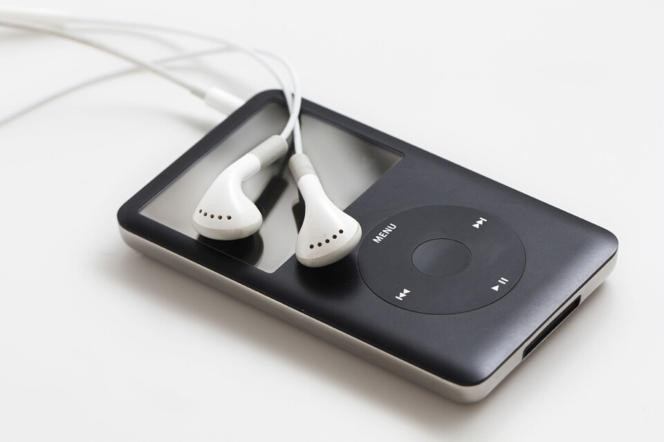 MARKEDSMONOPOL: Apple møter i retten for å forsvare låsingen av musikkbutikken iTunes og musikkavspilleren iPod for nesten ti år siden. MARKEDSMONOPOL: Apple møter i retten for å forsvare låsingen av musikkbutikken iTunes og musikkavspilleren iPod for nesten ti år siden.