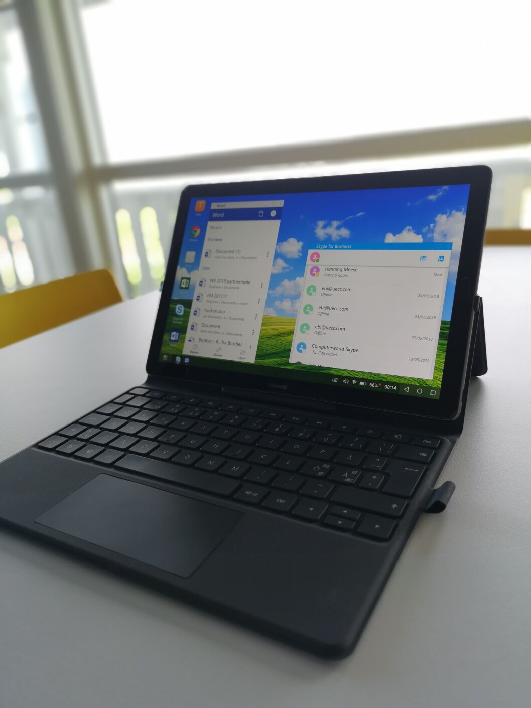 NESTEN PC: Mediapad M5 er glimrende alene, men enda bedre med tastatur. Foto: Jan Birkeland NESTEN PC: Mediapad M5 er glimrende alene, men enda bedre med tastatur. Foto: Jan Birkeland