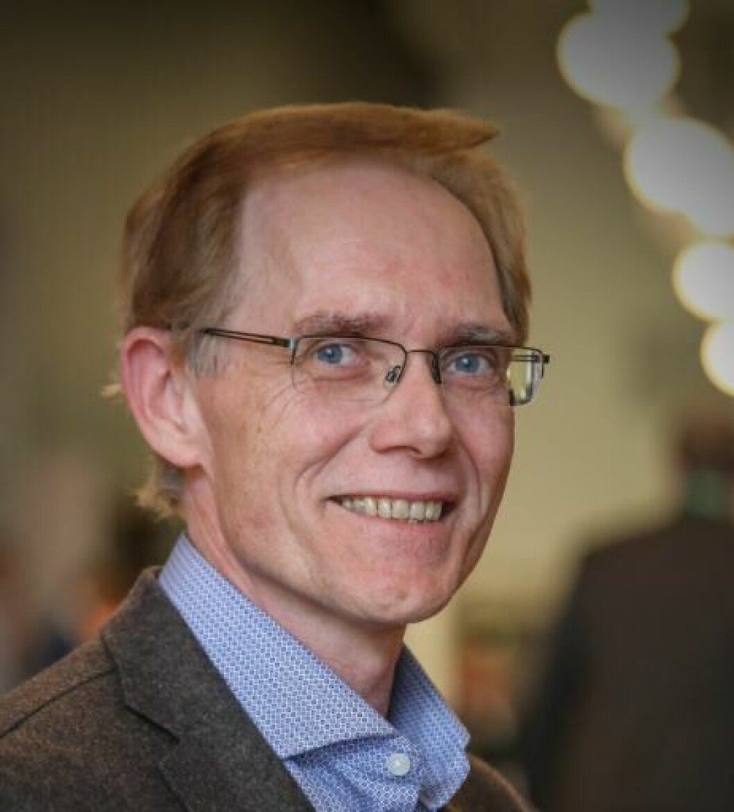 EN PLAN: Indre Østfold kommune har lagt en plan for hva de skal gjøre med gamle it-enheter som byttes ut med nye. – Vi har lenge sett på gjenbruk og resirkulering av vårt elektronisk utstyr som en prioritet innenfor vårt bærekraftsarbeid, sier kommunaldirektør Tron Kallum. (Foto: Mimi Kopperud Slevigen) EN PLAN: Indre Østfold kommune har lagt en plan for hva de skal gjøre med gamle it-enheter som byttes ut med nye. – Vi har lenge sett på gjenbruk og resirkulering av vårt elektronisk utstyr som en prioritet innenfor vårt bærekraftsarbeid, sier kommunaldirektør Tron Kallum. (Foto: Mimi Kopperud Slevigen)