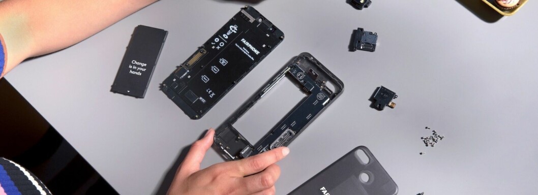MODULER: Fairphone 3. er bygget opp av moduler og skal være "ekstremt" reparasjonsvennlig (Skjermdump: Fairphone)