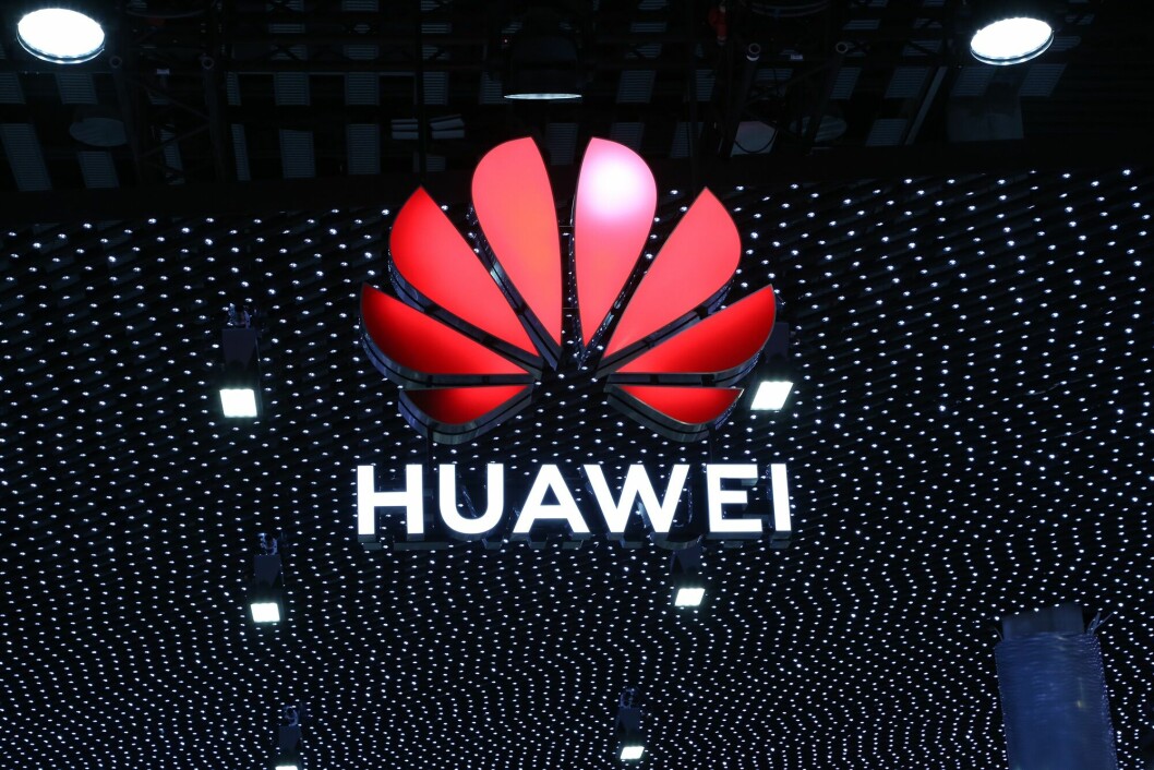 PRØVER SELV: Huawei lanserer eget operativsystem. (Foto: Arkiv)