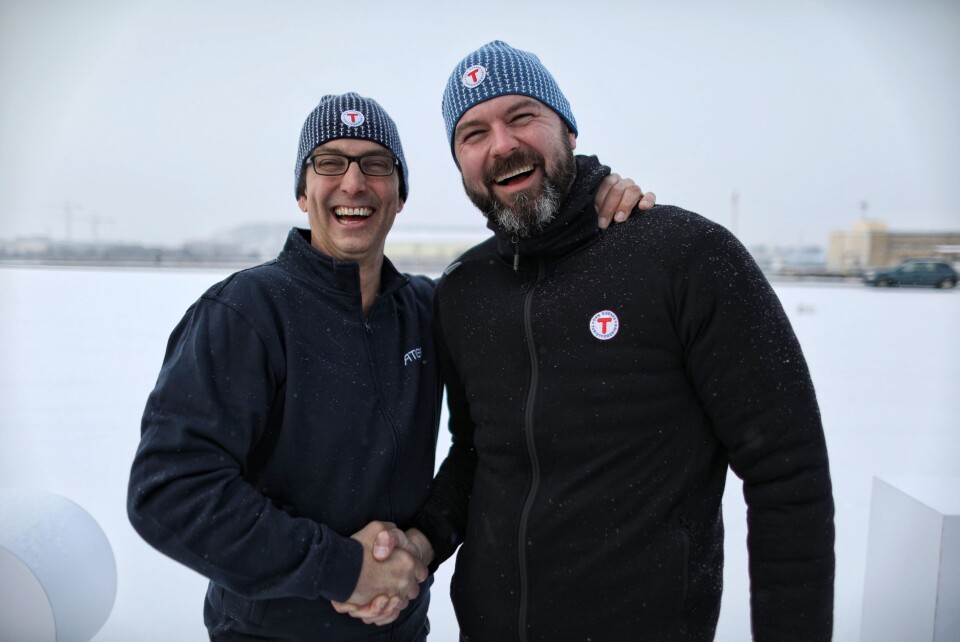 FJELLGEITER: Michael Jacobs i Atea og Terje Solvang i DNT mener at de analoge turene kan bli enda bedre med noen digitale grep. (Foto: Atea)