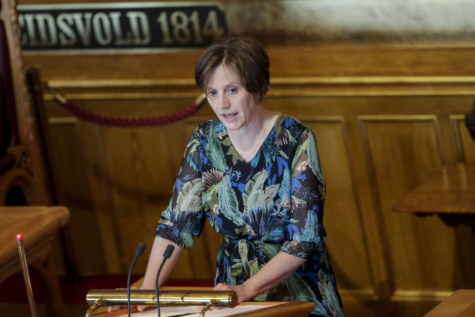 STORTINGET: Kjersti Toppe (Sp) stiller helseministeren spørsmål i Stortinget. (Foto: Vidar Ruud / NTB scanpix)