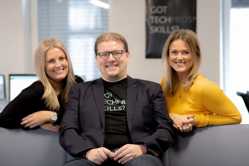 Techpros, ved COO Malin Ekaas Arntzen, Head of Culture Preben Granseth-Olsen og HR Manager Johanne Bollingmo er et friskt pust både i konsulentbransjen og IT-barten Techpros, ved COO Malin Ekaas Arntzen, Head of Culture Preben Granseth-Olsen og HR Manager Johanne Bollingmo er et friskt pust både i konsulentbransjen og IT-barten