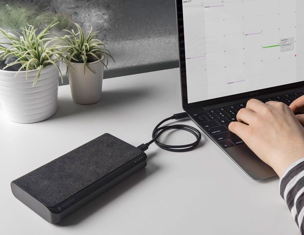 USB: Velg mellom lading fra Type A eller C (Foto: Mophie) USB: Velg mellom lading fra Type A eller C (Foto: Mophie)