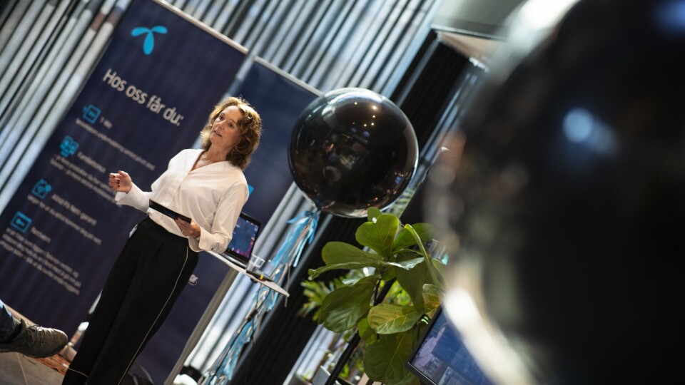FORTSETTER: Birgit Bjørnsen, leder for TV og bredbånd i Telenor, kan forsikre om at alle TV- og bredbåndskunder av Canal Digital Kabel beholder priser og tjenester etter at de nye endringene trer i kraft. (Foto: Martin Fjellanger/Telenor)