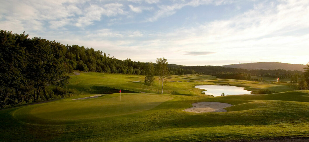 VEDLIKEHOLD: Å holde golfbaner i god stand skal være en stor utfordring for mange golfklubber i Nord-Europa. Været har mye å si. (Foto: Haga Golf)