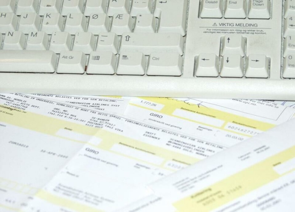 DIGITALISERES: Bruken av papirfakturaer har gått kraftig ned i perioden 2017 til 2019, viser nye tall fra SSB. Men de fleste går ikke rett til e-faktura for maskinell behandling. (Foto: Arkivfoto) DIGITALISERES: Bruken av papirfakturaer har gått kraftig ned i perioden 2017 til 2019, viser nye tall fra SSB. Men de fleste går ikke rett til e-faktura for maskinell behandling. (Foto: Arkivfoto)