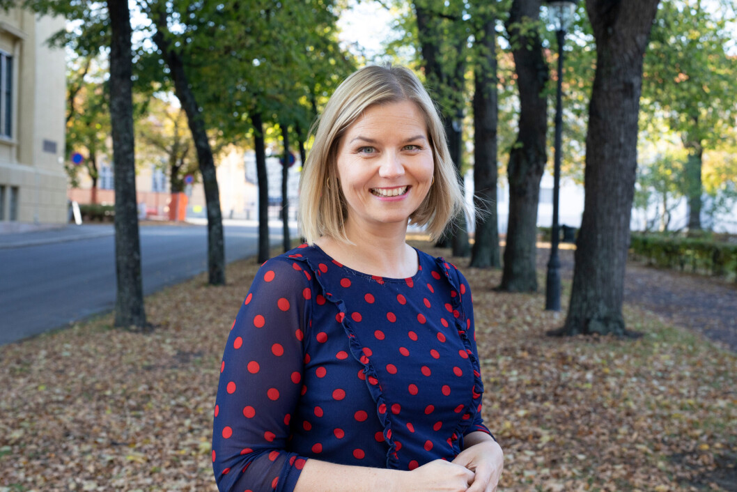 SOSIALE OG DIGITALE SKILLER: Denne satsningen handler om å gi alle barn og unge like muligheter – uavhengig av adresse og bakgrunn, sier kunnskapsministeren. (Foto: Marte Garmann) SOSIALE OG DIGITALE SKILLER: Denne satsningen handler om å gi alle barn og unge like muligheter – uavhengig av adresse og bakgrunn, sier kunnskapsministeren. (Foto: Marte Garmann)