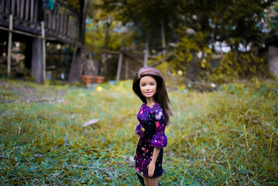 BARBIE 2.0: Barbiekonsernets lansering av formfulle barbiedukker, kan lære oss mye om digitalisering og digital transformasjon. Blant annet hvordan man må sette tradisjoner til side når man skal bane vei for en ny tid, skriver Maria Forsberg Kristoffersen i Sysco. (Foto: Arunachal Art/ Unsplash)