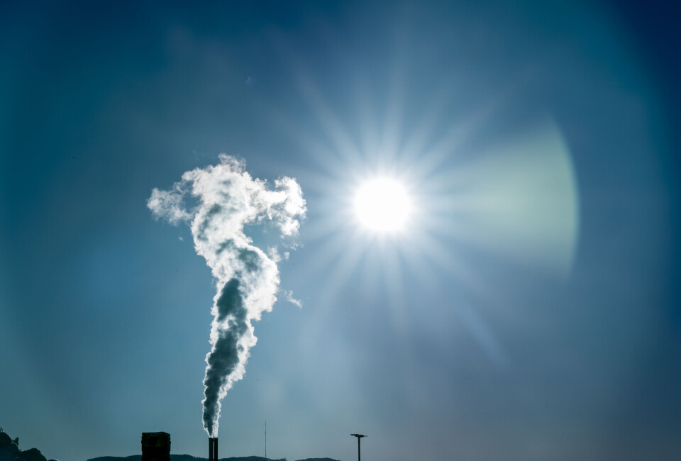SOL: Røyk og sol fra Statkraft Varme forbrenningsanlegget på Heimdal i Trondheim. (Foto: Gorm Kallestad / NTB) SOL: Røyk og sol fra Statkraft Varme forbrenningsanlegget på Heimdal i Trondheim. (Foto: Gorm Kallestad / NTB)