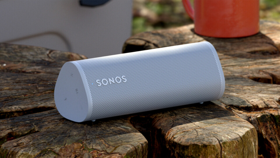 TURKAMERAT: Vanntette Sonos Roam trives like godt ute som inne. (Foto: Sonos)