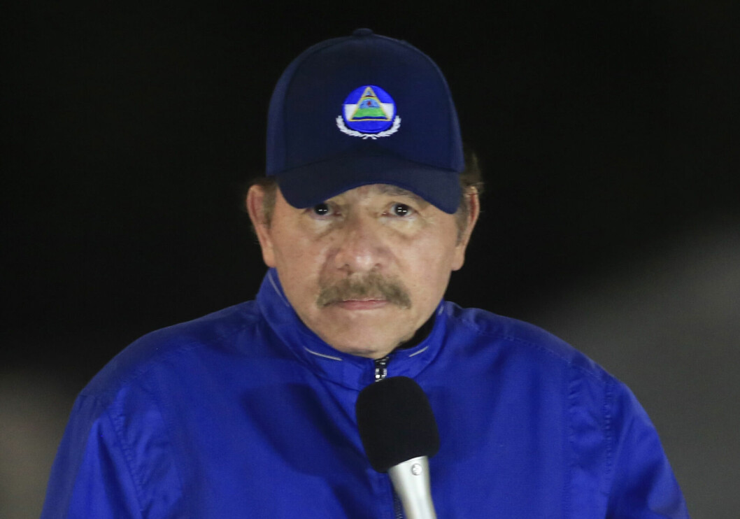 VALG: President Daniel Ortega ha sørget for at sju av hans potensielle motstandere sitter bak lås og slå under søndagens valg. (Arkivfoto: Alfredo Zuniga / AP / NTB)
