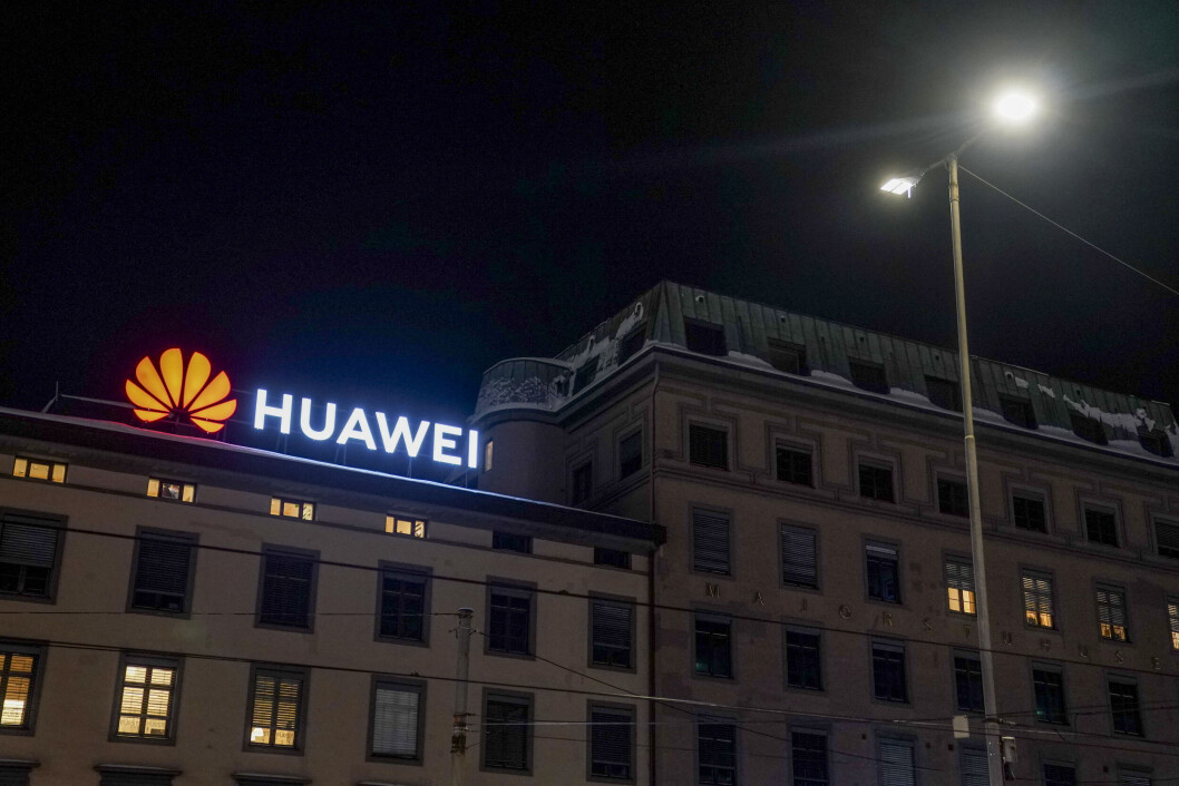 KINA-KONTROLL: Nesten alt utstyret som brukes i utbyggingen av 5G-nettet i Bergen er fortsatt fra kinesiske Huawei. Om de vil kan det kontrolleres fra Kina, mener eksperter. (Foto: Heiko Junge / NTB) KINA-KONTROLL: Nesten alt utstyret som brukes i utbyggingen av 5G-nettet i Bergen er fortsatt fra kinesiske Huawei. Om de vil kan det kontrolleres fra Kina, mener eksperter. (Foto: Heiko Junge / NTB)