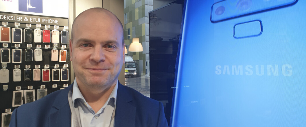 – Å innføre kontantfrie Phonehouse-butikker vil kutte kostnader, sier lederen for Elkjøp Phonehouse, Espen Bakken. (Foto: Elkjøp) – Å innføre kontantfrie Phonehouse-butikker vil kutte kostnader, sier lederen for Elkjøp Phonehouse, Espen Bakken. (Foto: Elkjøp)