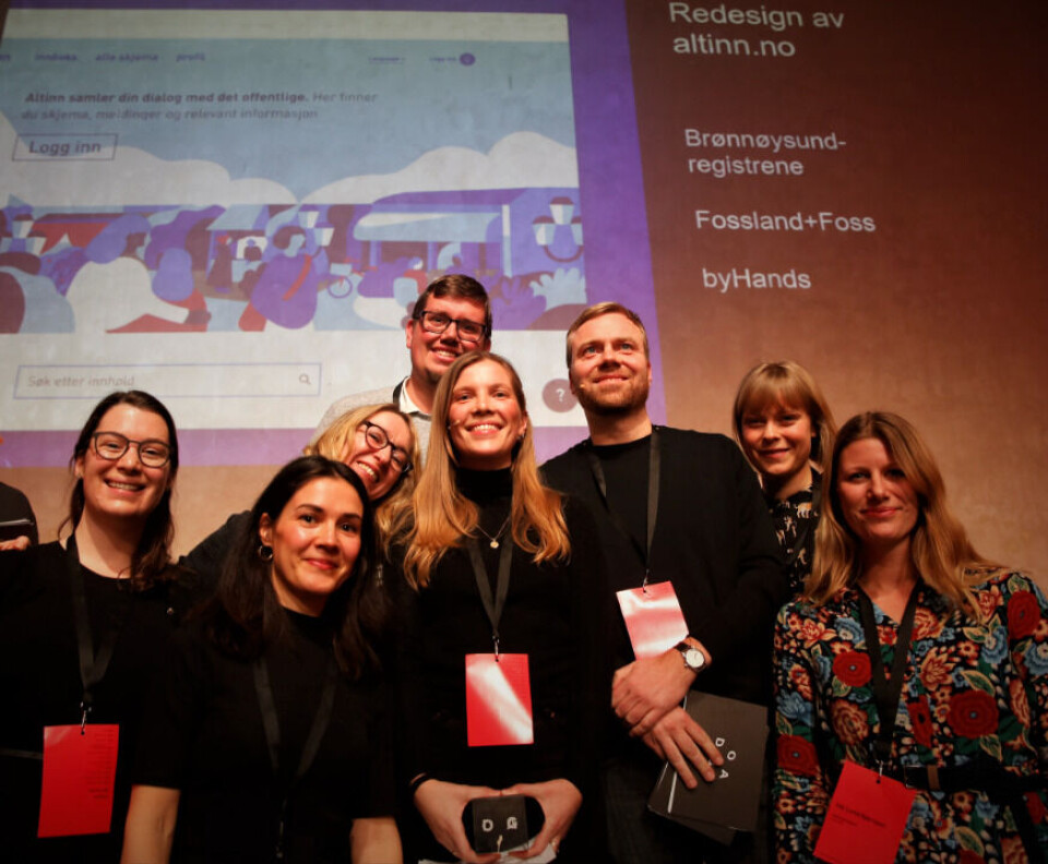 PRISVINNERE: Det er ikke første gangen Altinn vinner pris for sitt gode design. Dette bildet er tatt under utdelingen av DOGA-prisen og merket for god design i 2018. F.v. Hanne Finnøy, Alise Kjelling, Margareth Horn, Lars Vegard Bachmann, Christin Marie Mørch, Thord Veseth Foss, Sandra Blikås, Ida Lund Bjørnsen. (Foto: Digitaliseringsdirektoratet) PRISVINNERE: Det er ikke første gangen Altinn vinner pris for sitt gode design. Dette bildet er tatt under utdelingen av DOGA-prisen og merket for god design i 2018. F.v. Hanne Finnøy, Alise Kjelling, Margareth Horn, Lars Vegard Bachmann, Christin Marie Mørch, Thord Veseth Foss, Sandra Blikås, Ida Lund Bjørnsen. (Foto: Digitaliseringsdirektoratet)
