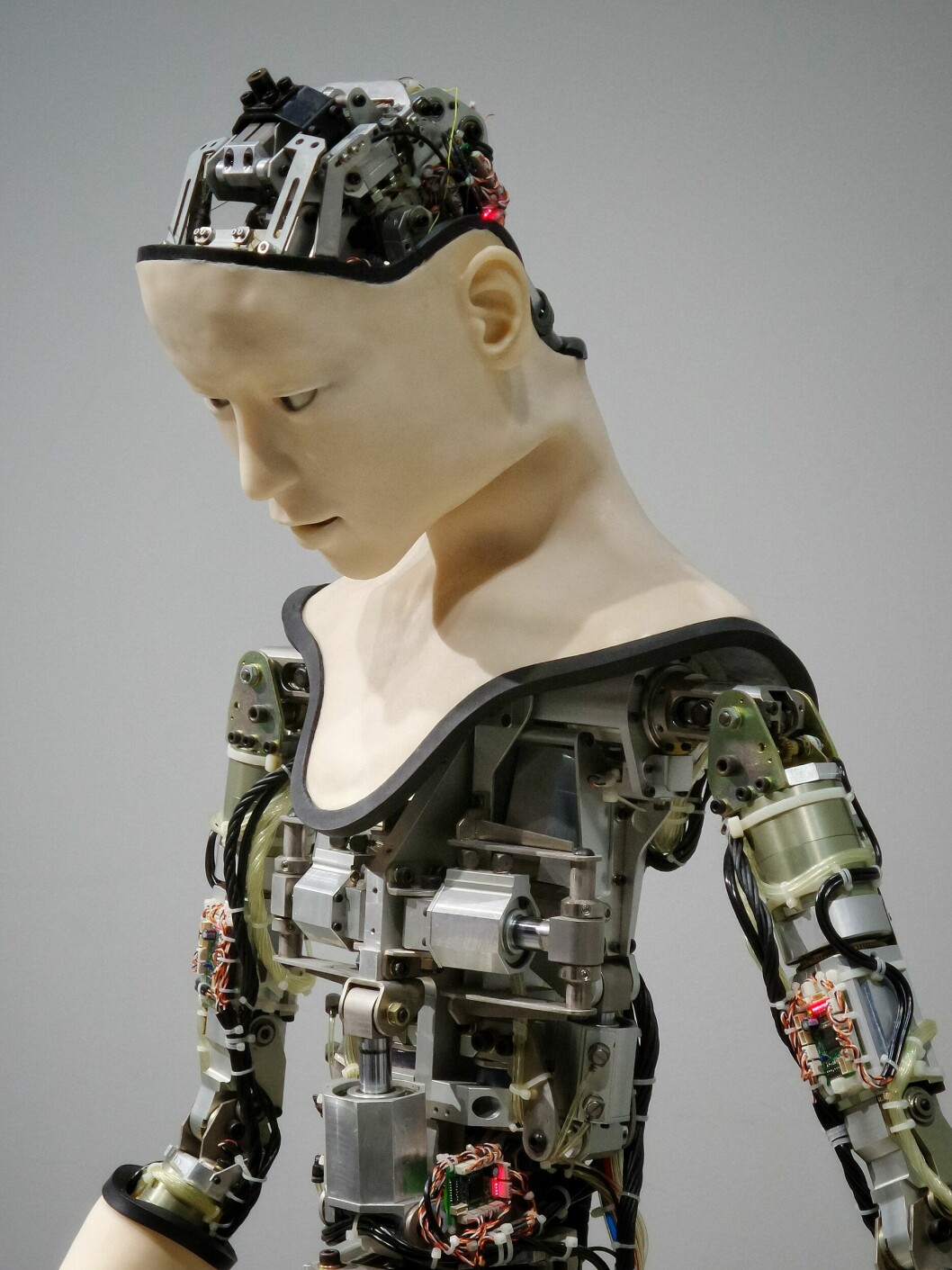 NY DAME PÅ REGNSKAP: Semine er en robot som bruker maskinlæring og kunstig intelligens til å utføre regnskapsoppgaver. Potensialet for å spare tid, gi kundene bedre innsikt og redusere feilmarginene er betydelig, sier Petter Buran i Amesto Account House. (Foto: Amesto AccountHouse)