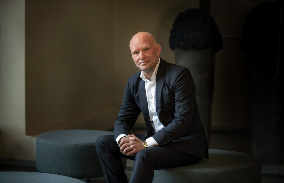 MOT STRØMMEN: Mens HR-sjefen i den amerikanske delen av Salesforce ønsker både stoler og pulter på dynga, vil Norgessjefen Per Haakon Lomsdalen ha større lokaler og mer tid på kontoret. (Foto: Salesforce) MOT STRØMMEN: Mens HR-sjefen i den amerikanske delen av Salesforce ønsker både stoler og pulter på dynga, vil Norgessjefen Per Haakon Lomsdalen ha større lokaler og mer tid på kontoret. (Foto: Salesforce)