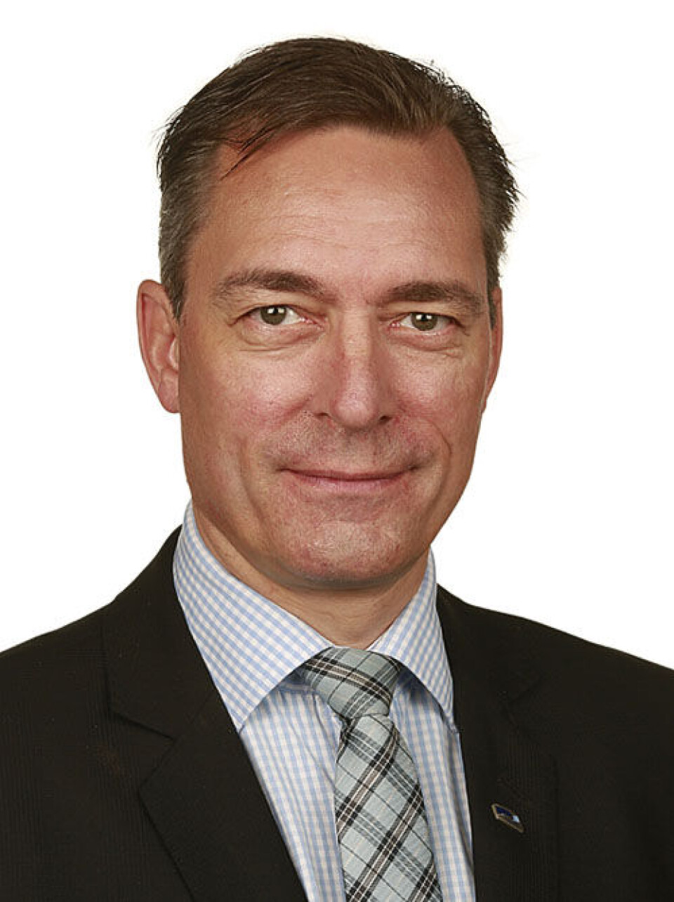 ANALYSERER OG UTSETTER: Forsvarsminister Frank Bakke-Jensen vil forsikre seg om at reguleringen av tilrettelagt innhenting i den nye Etterretningsloven er utformet i tråd med Norges folkerettslige forpliktelser. (Foto: Stortinget) ANALYSERER OG UTSETTER: Forsvarsminister Frank Bakke-Jensen vil forsikre seg om at reguleringen av tilrettelagt innhenting i den nye Etterretningsloven er utformet i tråd med Norges folkerettslige forpliktelser. (Foto: Stortinget)
