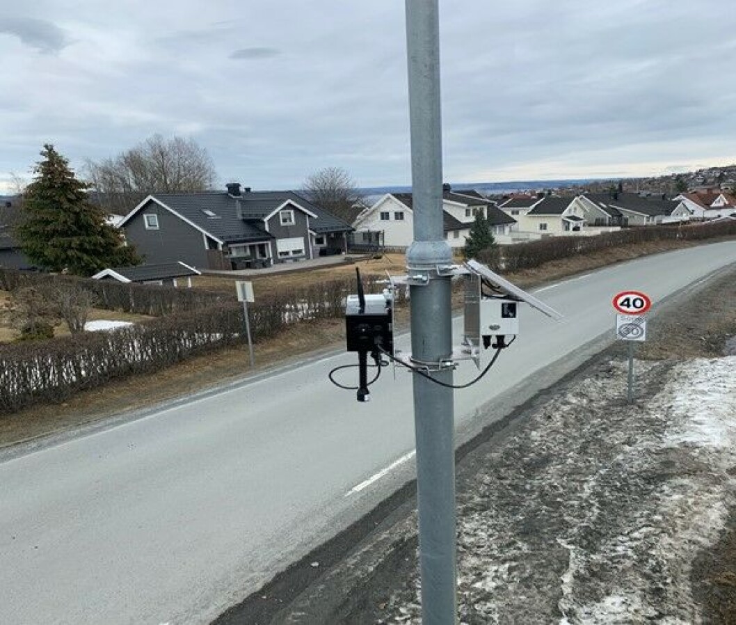 LUFTKVALITETSMÅLER: Med helt nye sensorer som fanger opp luftforurensing, skal innbyggerne i Gjøvik kommune få bedre informasjon om når luftkvaliteten i Gjøvik er god og mindre god. På bilder ser vi en luftkvalitetsmåler i Malmveien. Denne henter strøm fra et solcellepanel. (Foto: Gjøvik kommune) LUFTKVALITETSMÅLER: Med helt nye sensorer som fanger opp luftforurensing, skal innbyggerne i Gjøvik kommune få bedre informasjon om når luftkvaliteten i Gjøvik er god og mindre god. På bilder ser vi en luftkvalitetsmåler i Malmveien. Denne henter strøm fra et solcellepanel. (Foto: Gjøvik kommune)