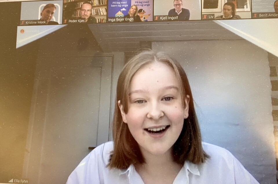TRYGGE PÅ NETT: Medietilsynet skal utarbeide den nasjonale strategien for trygg digital oppvekst i tett samarbeid med Barne- og familiedepartementet, som på vegne av regjeringen har det overordnede ansvaret for strategien. Ungdomsrepresentant Ella Fyhn (16) mener det krever voksne med forståelse for og kunnskap om det å være på nett for at barn og unge skal være trygge på nett. (Foto Medietilsynet)