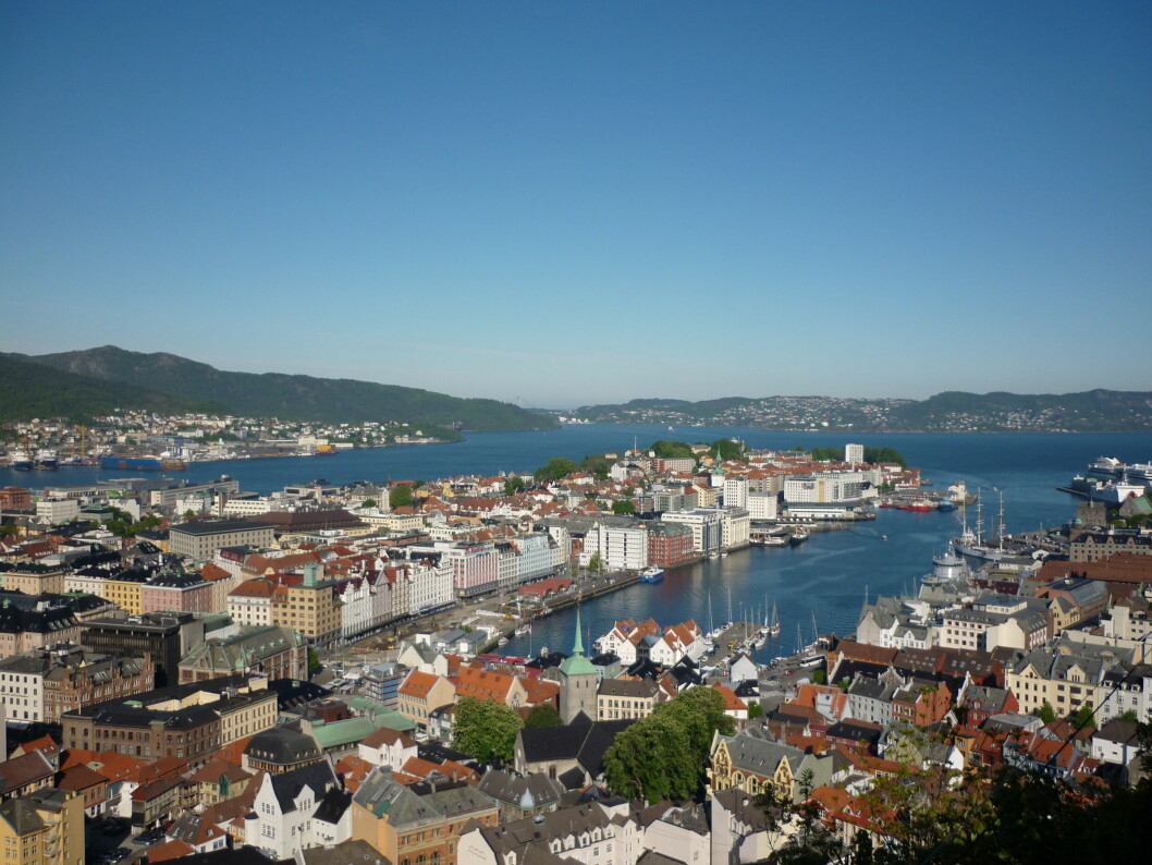 LITE HØYT: Bergen ligger i bunnen av norske storbyer når det gjelder abonnement på høyhastighets-bredbånd. Foto: Culex/Wikimedia Commons (CC BY-SA 3.0))