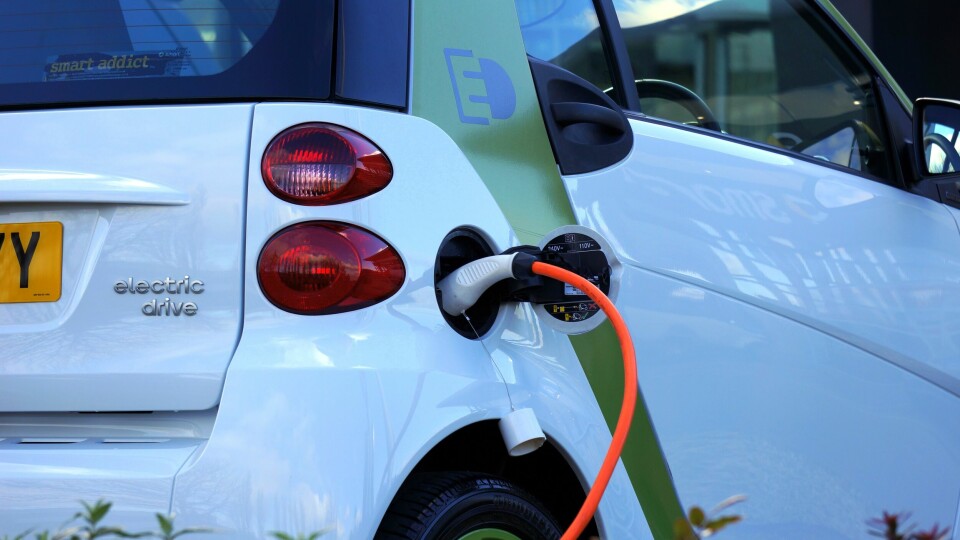 SMARTSTRØMMENS MULIGHETER: Med smartere strømbruk kan for eksempel elektriske biler kan brukes som lokale kraftverk. Foto: Mike Birdy/Pixabay