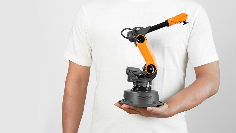 «KJÆLE-ROBOT»: En skalamodell av en industrirobot er det som skal til for trygg og rimelig leking og utforskning av denne teknologien. Det synes vi alle hjem med ingeniørspirer på gutte- eller jenterommet burde unne seg. (Foto: Mirobot)