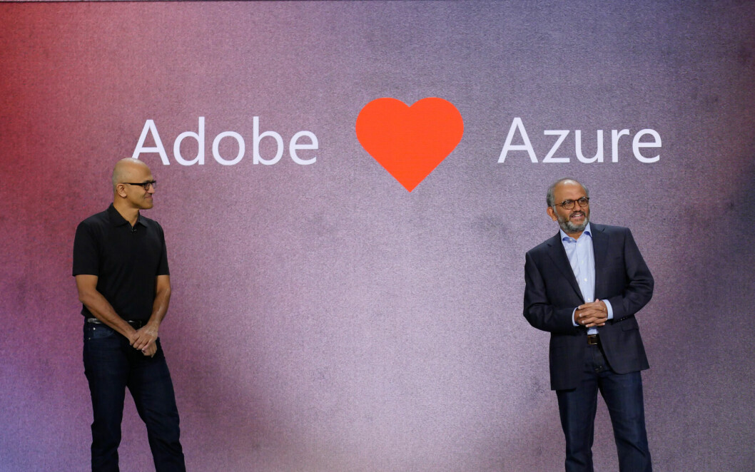AZURE + ADOBE = SANT: Toppsjefene Satya Nadella (til venstre) hos Microsoft og Shantanu Narayen hos Adobe kunngjør skysamarbeid. (Foto: Microsoft)