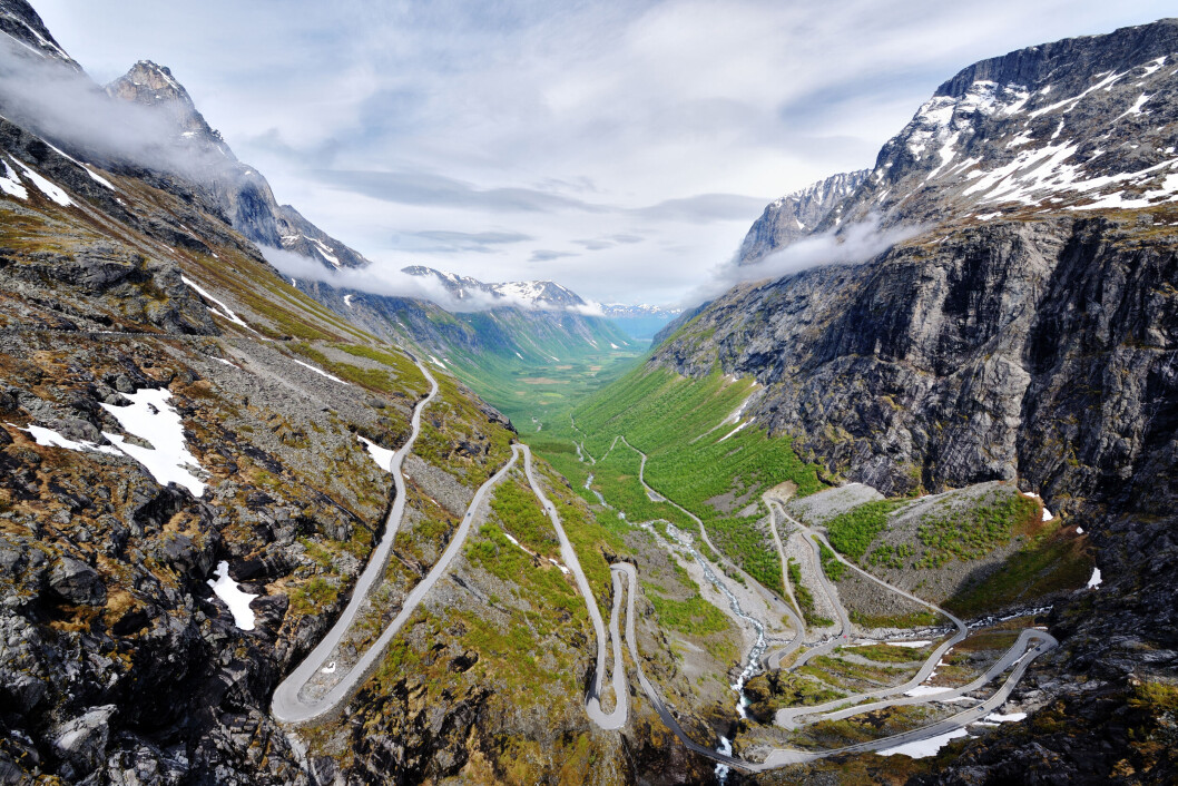 BRATT OG SMALT: Trollstigen er vakker, men det vil ta tid før du kan nyte utsikten bedre fra bilen. (Foto: Istock) BRATT OG SMALT: Trollstigen er vakker, men det vil ta tid før du kan nyte utsikten bedre fra bilen. (Foto: Istock)