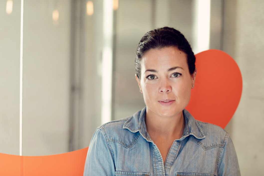 PRISFORSKJELL: Hanne Kjærnes, kommunikasjonssjef i Vipps og Bankaxept, tilbakeviser påstanden om at prisforskjellen på Visa og Bankaxept ikke lenger er en relevant problemstilling. (Foto: Vipps/Ilja C. Hendel ) PRISFORSKJELL: Hanne Kjærnes, kommunikasjonssjef i Vipps og Bankaxept, tilbakeviser påstanden om at prisforskjellen på Visa og Bankaxept ikke lenger er en relevant problemstilling. (Foto: Vipps/Ilja C. Hendel )