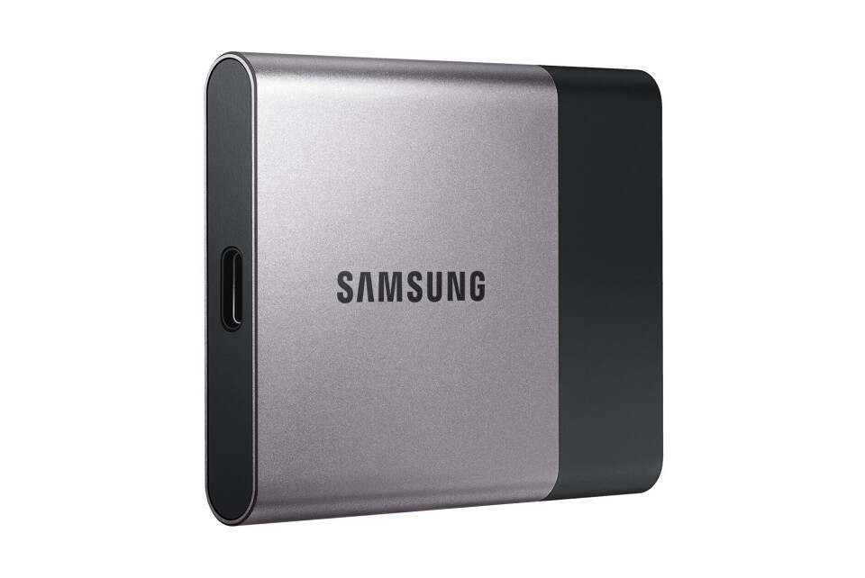 TYPE C: Samsung T3 gir ekstern lagring i lommeformat for alle typer enheter med USB-C-kontakt. TYPE C: Samsung T3 gir ekstern lagring i lommeformat for alle typer enheter med USB-C-kontakt.