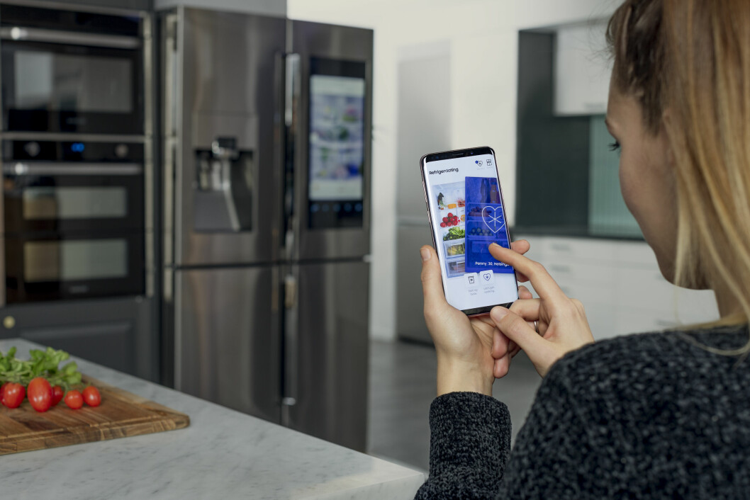 REFRIGERDATING: Gjennom Samsungs nye app kan du la bildet av det du spiser fungere som en presentasjon av deg selv. (Foto: Borje Svensson)