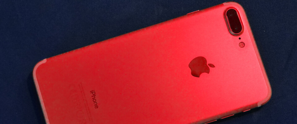 RED: Product (RED)-variant av iPhone i mars? NB: Ikke noe ekte Apple-pressefoto denne gang, men bare litt lek med farger i Photoshop. (Ill.: Toralv Østvang)