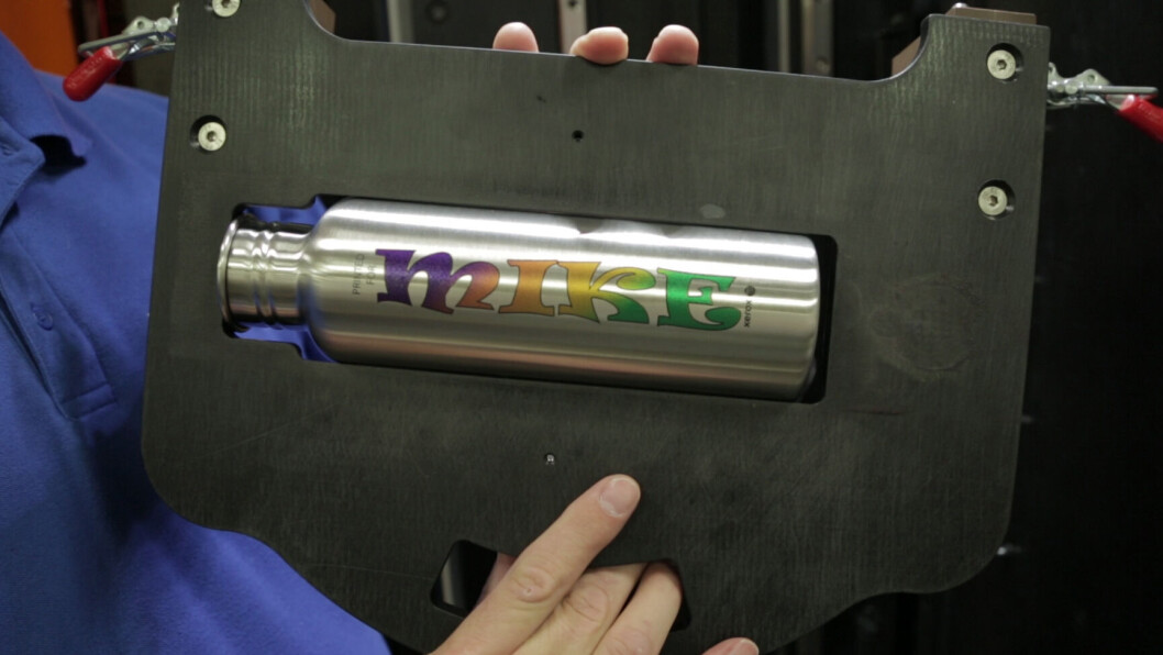 INNOVASJON: Xerox Direct to Object Inkjet Printer kan skrive ut på mange slags gjenstander. (Foto: Xerox) INNOVASJON: Xerox Direct to Object Inkjet Printer kan skrive ut på mange slags gjenstander. (Foto: Xerox)