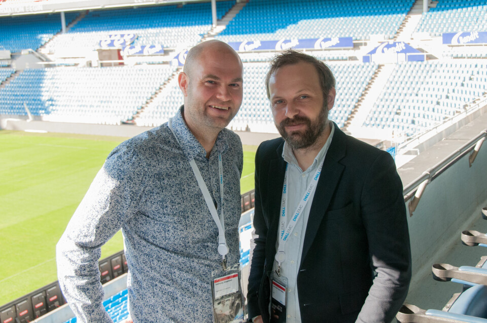UTNYTT RESSURSENE: Sveinung Jørgensen og Lars Jacob Tynes Pedersen i engasjert disputt på Dell/EMC-forum. (FOTO: Toralv Østvang)