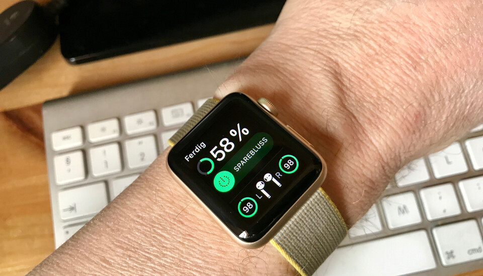 SMARTE: Apple Watch - tidlig eksempel på de smarte dingsene vi omgir oss med i dag. (Foto: Toralv Østvang)
