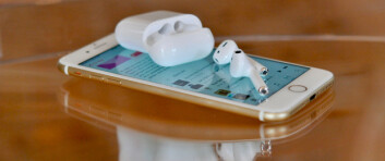 INTEGRERT: AirPods er tett integrert med iPhone, men fungerer sammen med mye annet utstyr også. (Foto: Toralv Østvang) INTEGRERT: AirPods er tett integrert med iPhone, men fungerer sammen med mye annet utstyr også. (Foto: Toralv Østvang)