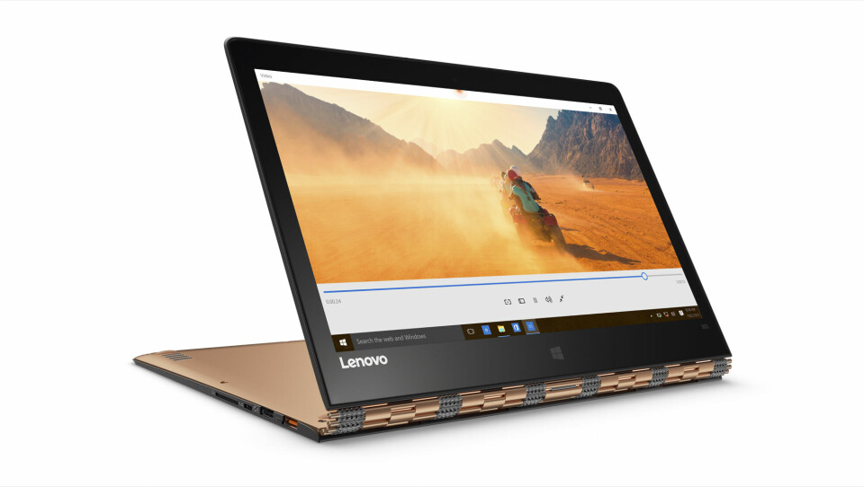 STILIG: Lenovo Yoga 900 fås i tre farger – gjelder baksiden av tastaturet samt hengslingen: Sølv, champagne-gull og appelsinfarget.