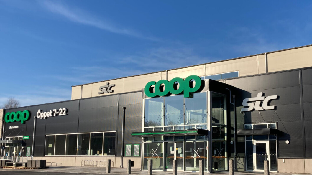 RAMMET: Coop Sverige ble siste fredag rammet av et hackerangrep som medførte at over 800 dagligvarebutikker måtte stenge. (Foto: Coop Sverige). RAMMET: Coop Sverige ble siste fredag rammet av et hackerangrep som medførte at over 800 dagligvarebutikker måtte stenge. (Foto: Coop Sverige).