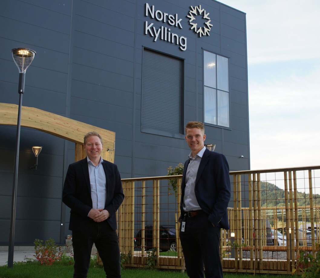 DIGITALISERING. Sopra Sterias Eirik Hassel og Are Denstad fra Norsk Kylling forteller at databasert innsikt gir bedre beslutninger om dyrevelferd og bærekraft. (Foto: Norsk Kylling) DIGITALISERING. Sopra Sterias Eirik Hassel og Are Denstad fra Norsk Kylling forteller at databasert innsikt gir bedre beslutninger om dyrevelferd og bærekraft. (Foto: Norsk Kylling)