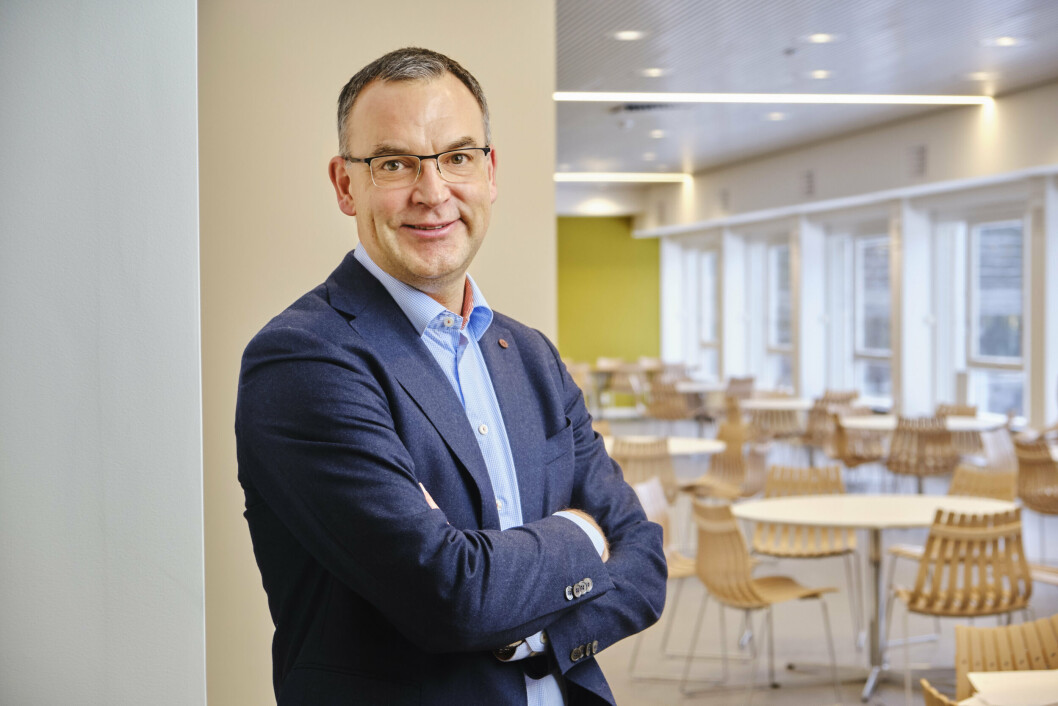 ER KLAR: Sintefs konserndirektør Morten Dalsmo er klar for å bygge landslag innen næringsdrevet digitalisering når regjeringen nå satser på forskningssentre for næringsdrevet digitalisering. (Foto: Sintef) ER KLAR: Sintefs konserndirektør Morten Dalsmo er klar for å bygge landslag innen næringsdrevet digitalisering når regjeringen nå satser på forskningssentre for næringsdrevet digitalisering. (Foto: Sintef)