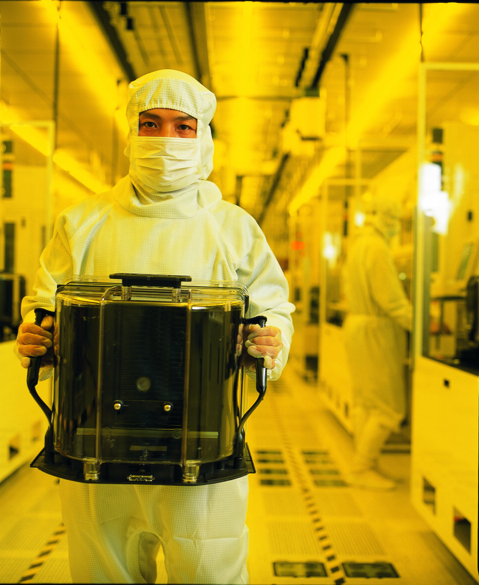 TYSKLAND: Å lage elektronikkbrikker av silisiumwafere er noe som først og fremst foregår i Asia, men nå vil Tyskland bli Europas største produsent. (Foto: TSMC) TYSKLAND: Å lage elektronikkbrikker av silisiumwafere er noe som først og fremst foregår i Asia, men nå vil Tyskland bli Europas største produsent. (Foto: TSMC)