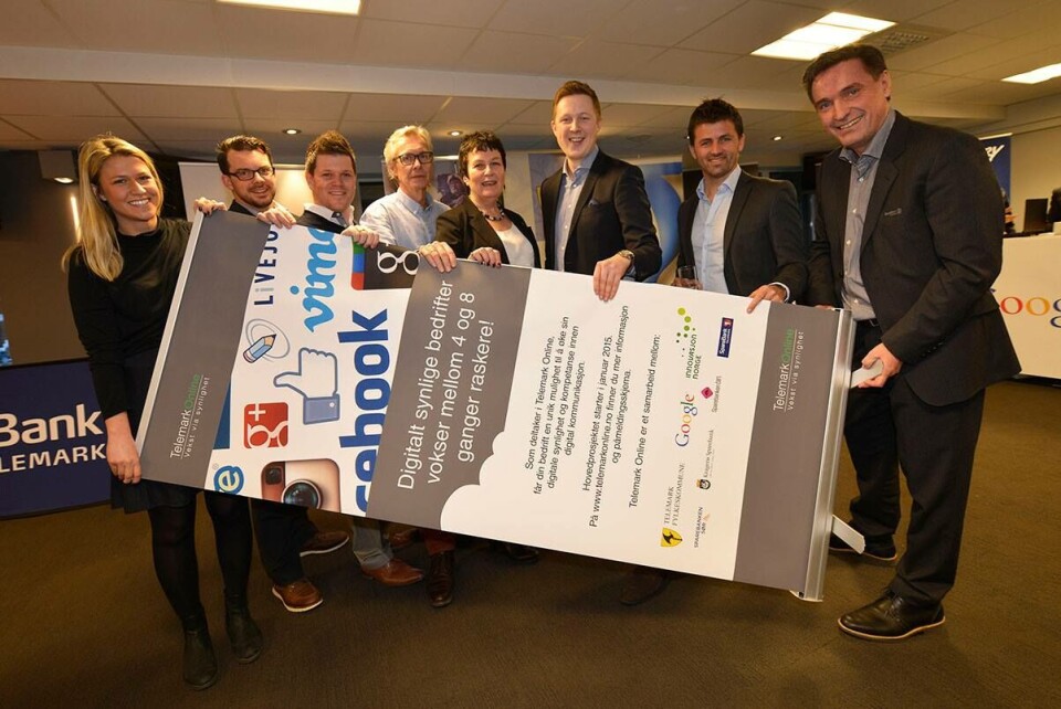 SAMARBEID MELLOM FLERE: Fra venstre: Heidi Aars fra Google Norge, Morten Danielsen fra Sparebanken DIN, Tommy Odinsen fra Innovasjon Norge Telemark, Ulf-Tore Windegaard fra Kragerø Sparebank, fylkesrådmann Evy-Anni Evensen i Telemark fylkeskommune, prosjektleder Hugo Pedersen i Telemark Online, Tryggve Moe fra Sparebanken Sør og John Einar Rørvik i Sparebank1 Telemark. (Foto: Ole Bjørn Næs, Indici) SAMARBEID MELLOM FLERE: Fra venstre: Heidi Aars fra Google Norge, Morten Danielsen fra Sparebanken DIN, Tommy Odinsen fra Innovasjon Norge Telemark, Ulf-Tore Windegaard fra Kragerø Sparebank, fylkesrådmann Evy-Anni Evensen i Telemark fylkeskommune, prosjektleder Hugo Pedersen i Telemark Online, Tryggve Moe fra Sparebanken Sør og John Einar Rørvik i Sparebank1 Telemark. (Foto: Ole Bjørn Næs, Indici)