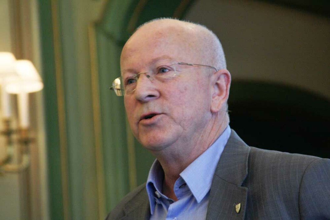 RESTESALG: Nkom-sjef Torstein Olsen auksjonerer ut de siste delene av 1800-frekvensspekteret i november. Foto: Arkiv RESTESALG: Nkom-sjef Torstein Olsen auksjonerer ut de siste delene av 1800-frekvensspekteret i november. Foto: Arkiv