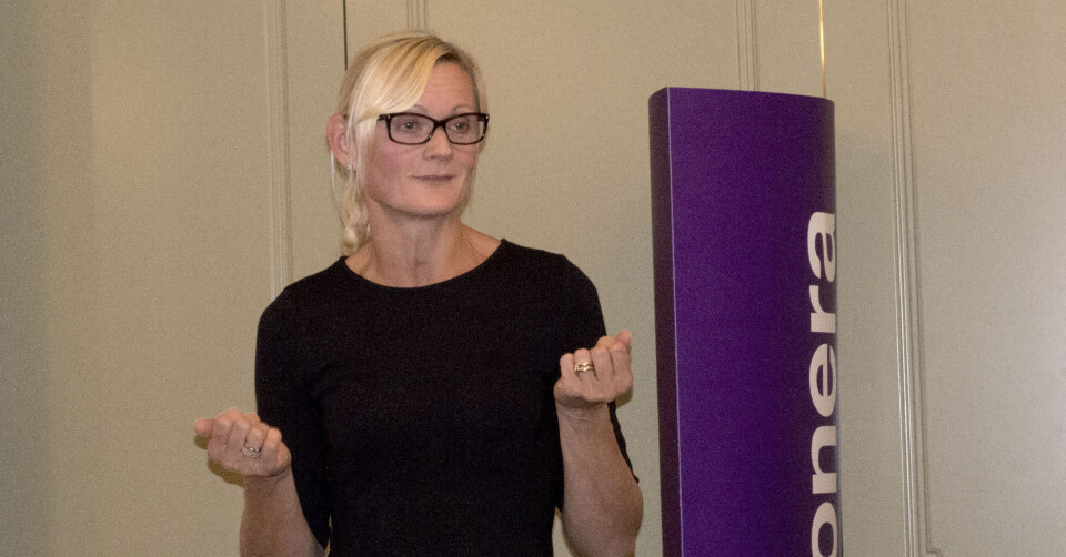 TIDSKLEMMA: Moderne kommunikasjonsteknologi er effektivt verktøy mot tidsklemma, mener Netcom-direktør Hanne Løvstad. (Foto: Toralv Østvang) TIDSKLEMMA: Moderne kommunikasjonsteknologi er effektivt verktøy mot tidsklemma, mener Netcom-direktør Hanne Løvstad. (Foto: Toralv Østvang)