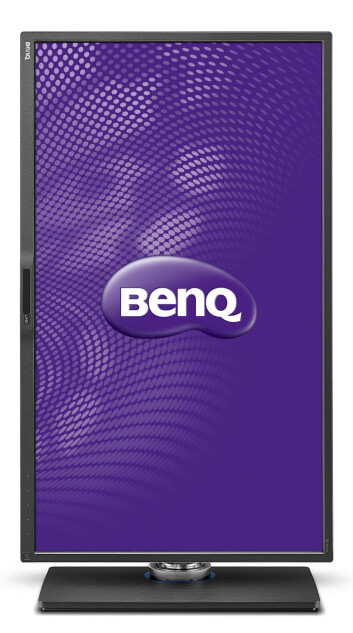 HØYKANT: 32 tommer på høykant gir ekstremt mye arbeidsplass. (Foto: Benq) HØYKANT: 32 tommer på høykant gir ekstremt mye arbeidsplass. (Foto: Benq)